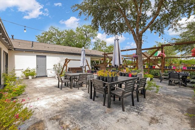 109 CHATTINGTON CT, Castle Hills, TX 78213