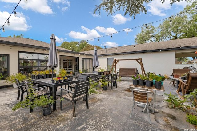 109 CHATTINGTON CT, Castle Hills, TX 78213