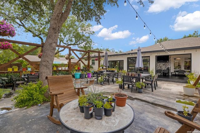 109 CHATTINGTON CT, Castle Hills, TX 78213
