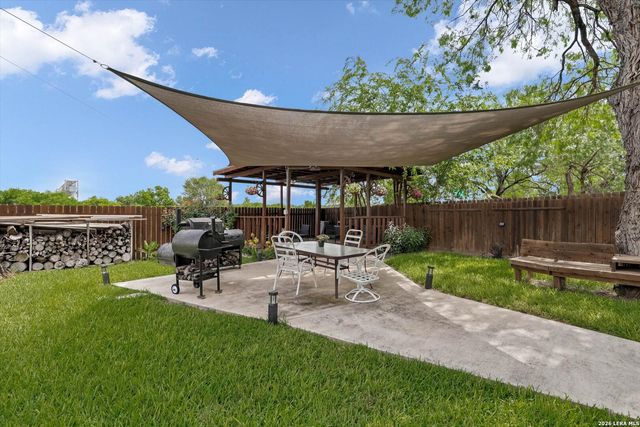 109 CHATTINGTON CT, Castle Hills, TX 78213