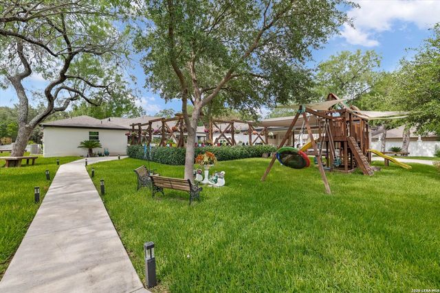 109 CHATTINGTON CT, Castle Hills, TX 78213