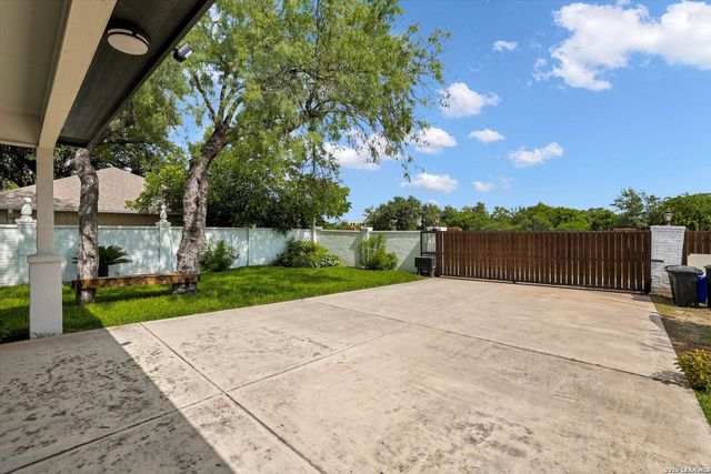 109 CHATTINGTON CT, Castle Hills, TX 78213