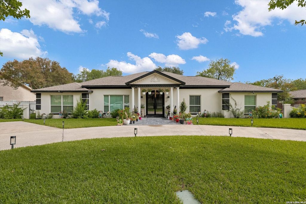 109 CHATTINGTON CT, Castle Hills, TX 78213