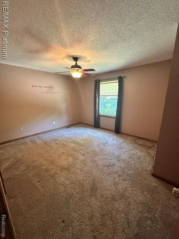 6574 Avon Drive, Brighton, MI 48116