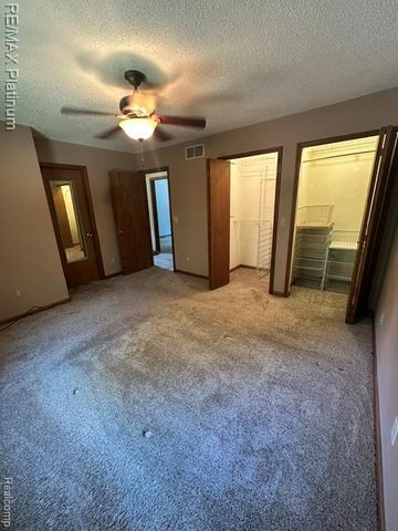 6574 Avon Drive, Brighton, MI 48116