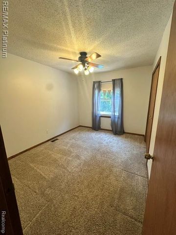 6574 Avon Drive, Brighton, MI 48116