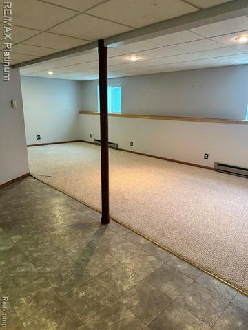 6574 Avon Drive, Brighton, MI 48116