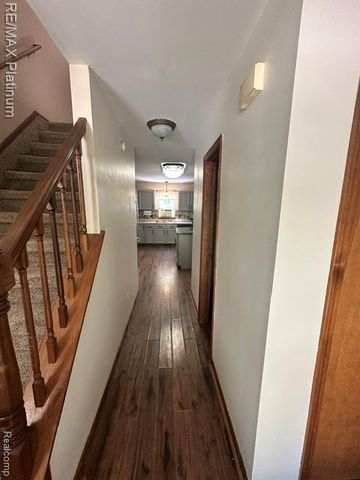 6574 Avon Drive, Brighton, MI 48116