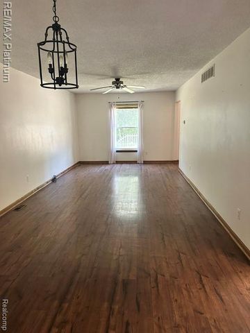 6574 Avon Drive, Brighton, MI 48116