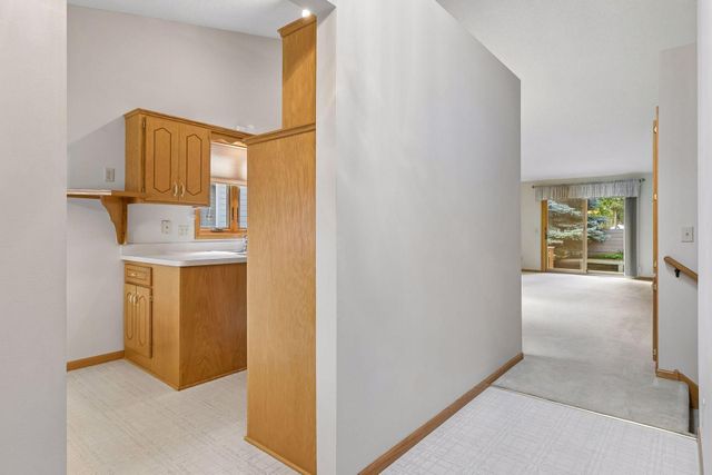 710 Emerald Ridge, Roseville, MN 55113