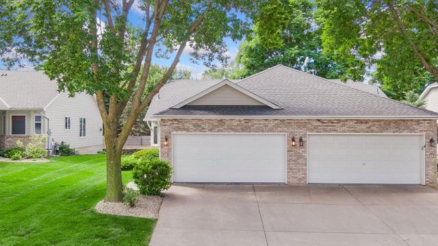 710 Emerald Ridge, Roseville, MN 55113