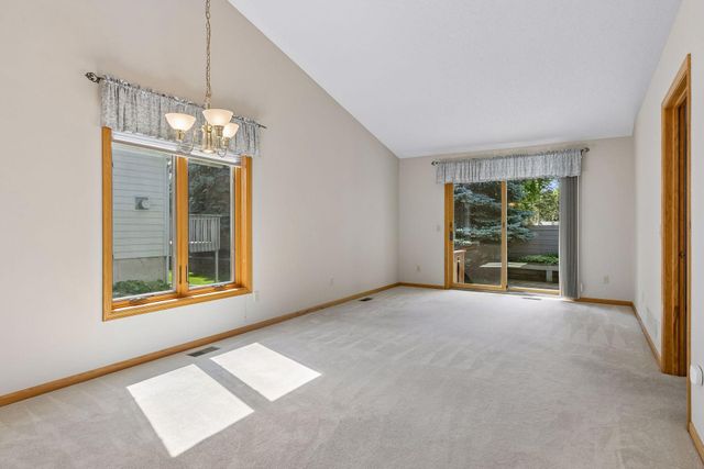 710 Emerald Ridge, Roseville, MN 55113