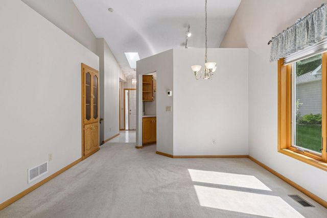 710 Emerald Ridge, Roseville, MN 55113