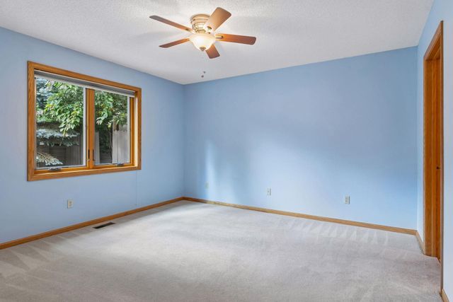 710 Emerald Ridge, Roseville, MN 55113