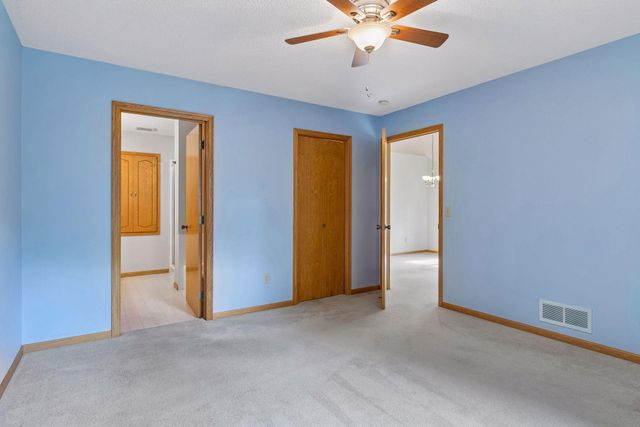 710 Emerald Ridge, Roseville, MN 55113