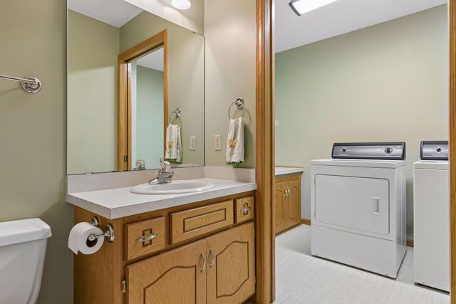 710 Emerald Ridge, Roseville, MN 55113