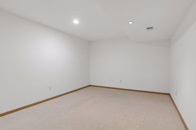 710 Emerald Ridge, Roseville, MN 55113