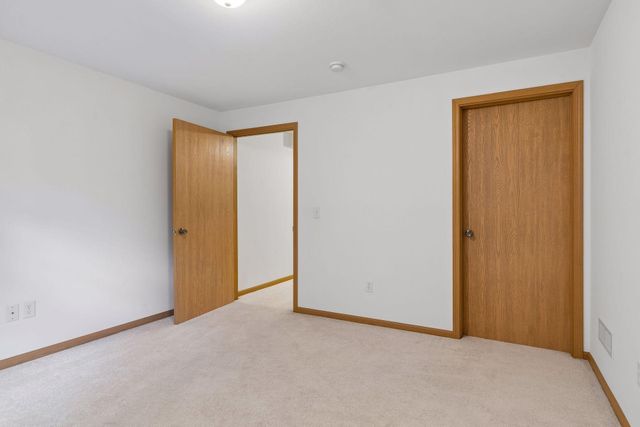710 Emerald Ridge, Roseville, MN 55113
