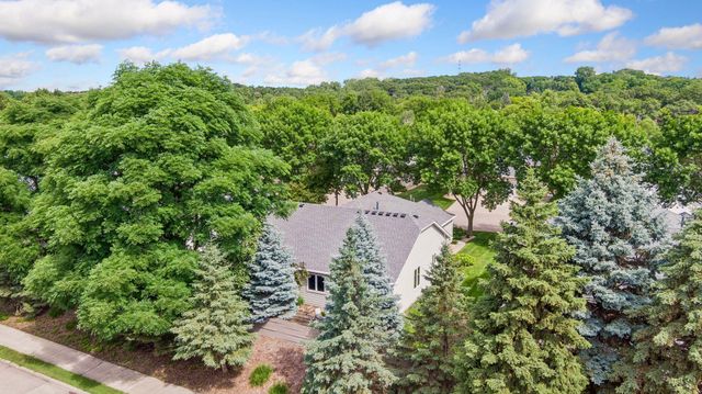 710 Emerald Ridge, Roseville, MN 55113