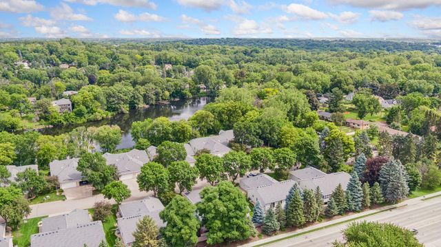 710 Emerald Ridge, Roseville, MN 55113
