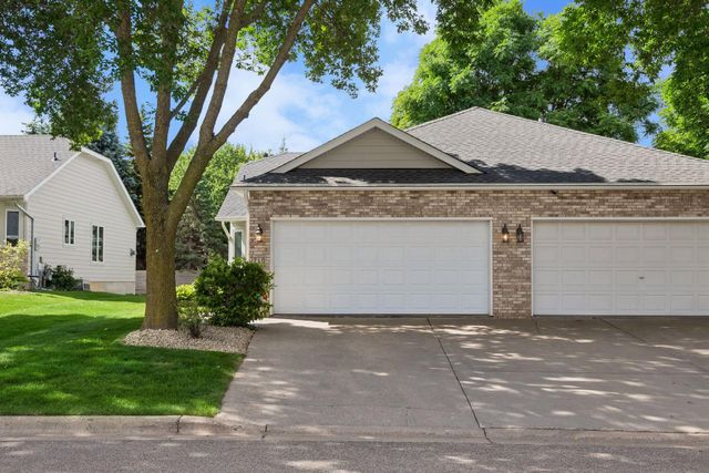 710 Emerald Ridge, Roseville, MN 55113