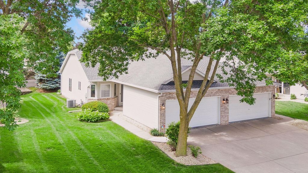 710 Emerald Ridge, Roseville, MN 55113 — photo 3