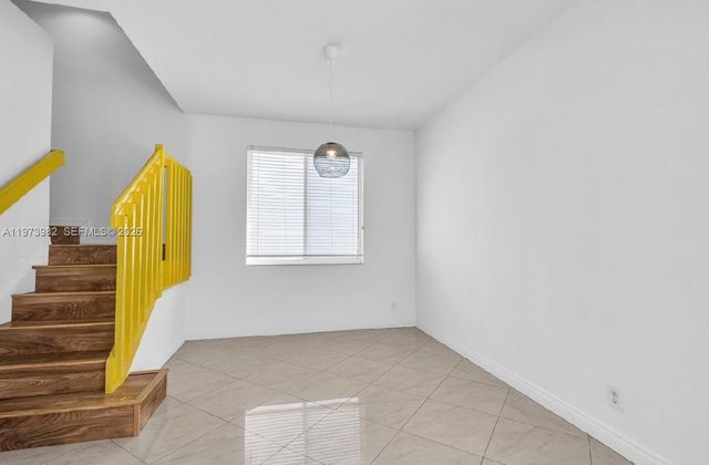 1386 Canary Island Dr, Weston, FL 33327