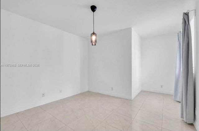 1386 Canary Island Dr, Weston, FL 33327