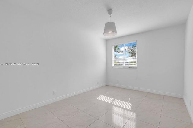 1386 Canary Island Dr, Weston, FL 33327