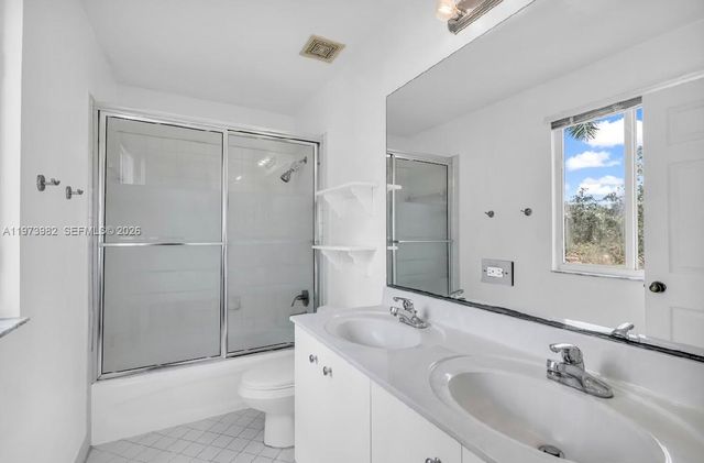 1386 Canary Island Dr, Weston, FL 33327