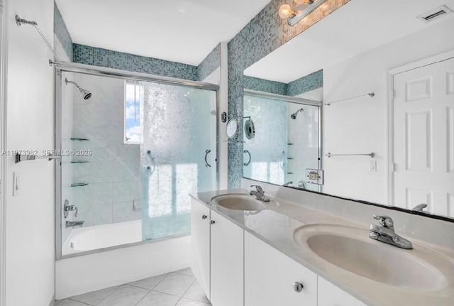 1386 Canary Island Dr, Weston, FL 33327