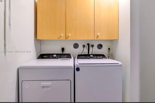 1386 Canary Island Dr, Weston, FL 33327