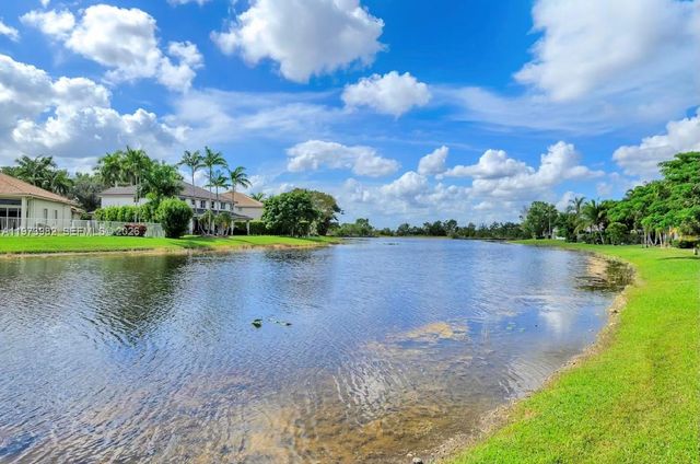 1386 Canary Island Dr, Weston, FL 33327