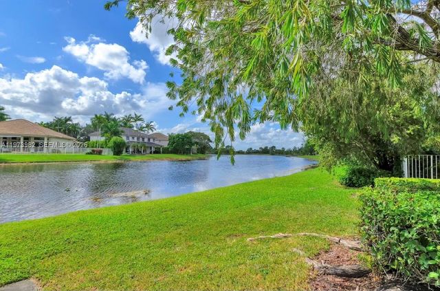 1386 Canary Island Dr, Weston, FL 33327