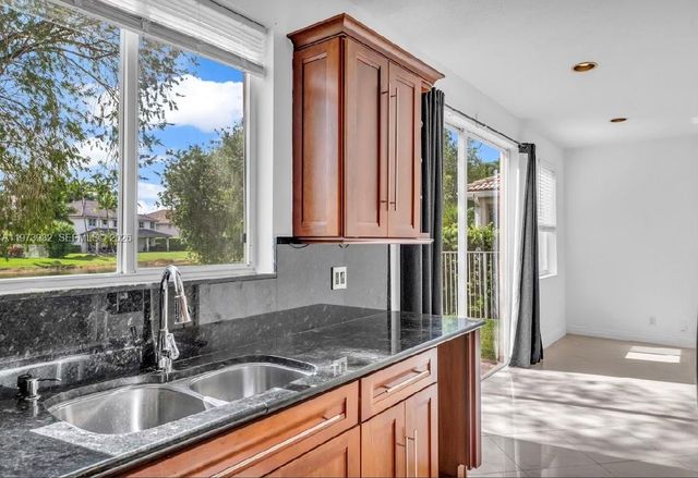 1386 Canary Island Dr, Weston, FL 33327