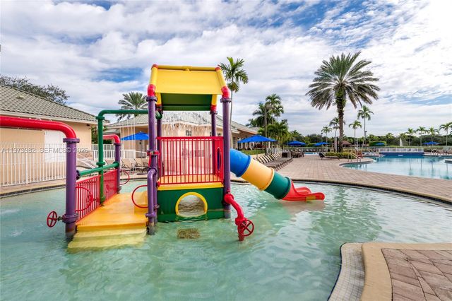 1386 Canary Island Dr, Weston, FL 33327