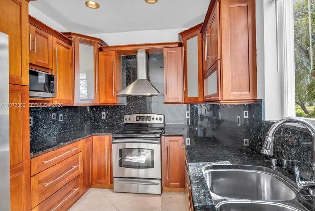 1386 Canary Island Dr, Weston, FL 33327