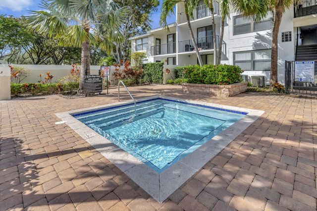 728 Executive Center Drive 21, West Palm Beach, FL 33401
