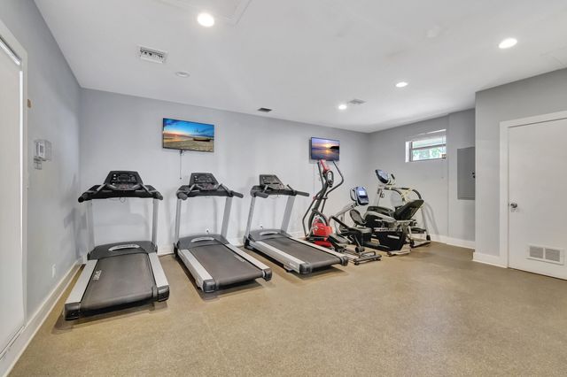 728 Executive Center Drive 21, West Palm Beach, FL 33401