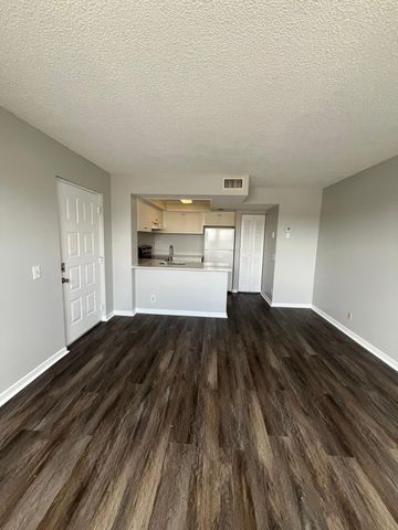 728 Executive Center Drive 21, West Palm Beach, FL 33401