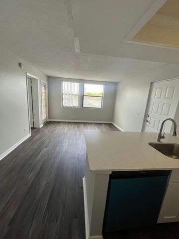 728 Executive Center Drive 21, West Palm Beach, FL 33401