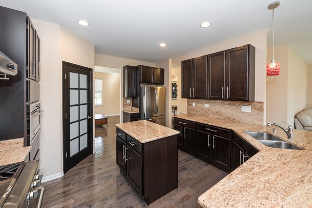 2416 Heron Lane, Wauconda, IL 60084