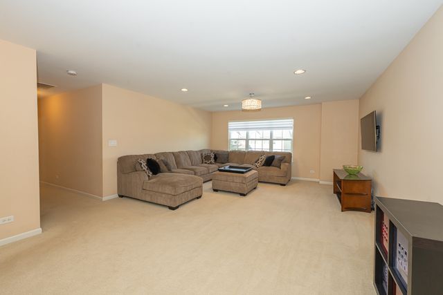 2416 Heron Lane, Wauconda, IL 60084