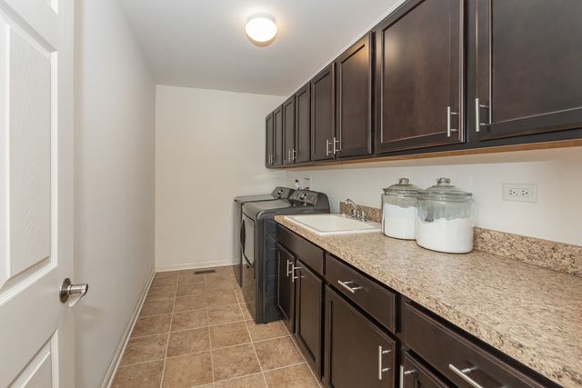2416 Heron Lane, Wauconda, IL 60084