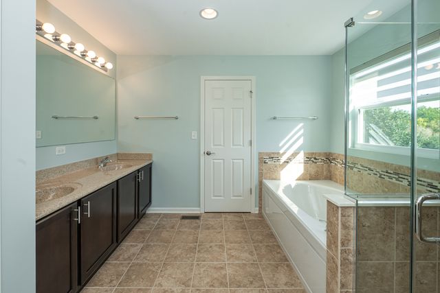 2416 Heron Lane, Wauconda, IL 60084