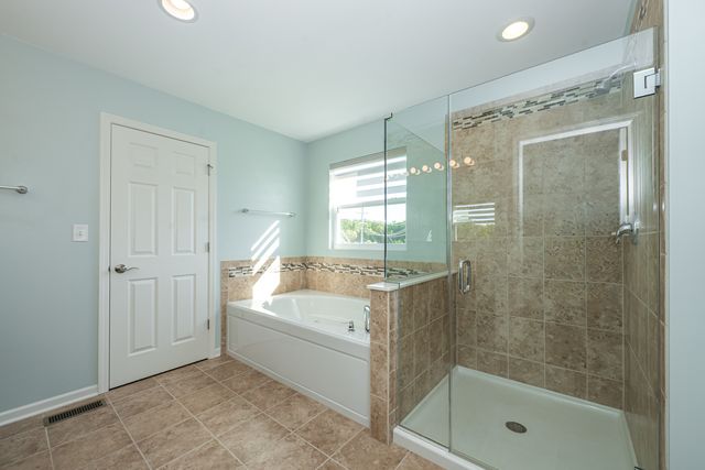2416 Heron Lane, Wauconda, IL 60084