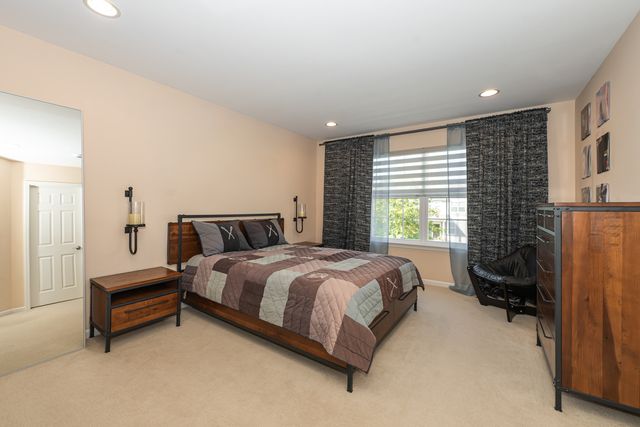 2416 Heron Lane, Wauconda, IL 60084