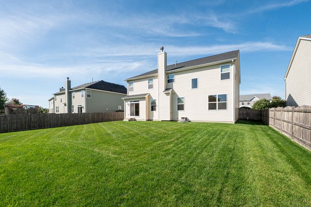 2416 Heron Lane, Wauconda, IL 60084