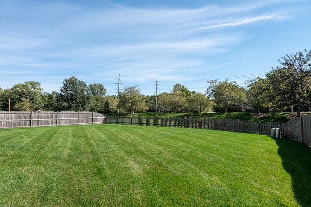 2416 Heron Lane, Wauconda, IL 60084