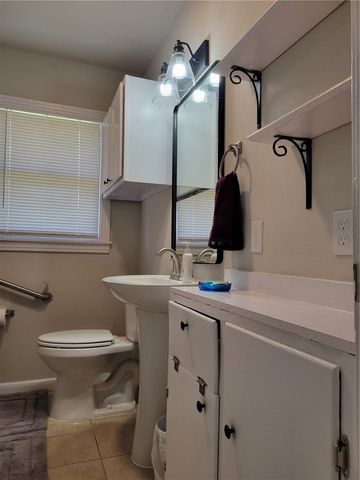 4949 Nell St, Corpus Christi, TX 78411